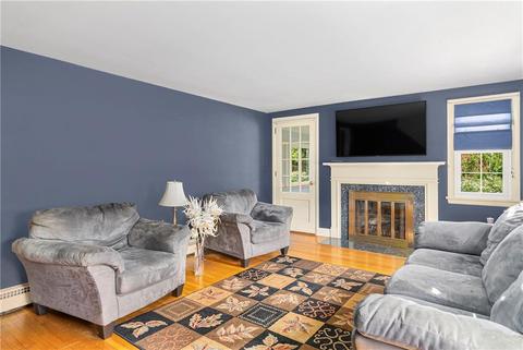 357 Potters Ave, Warwick, RI 02886 photo 3