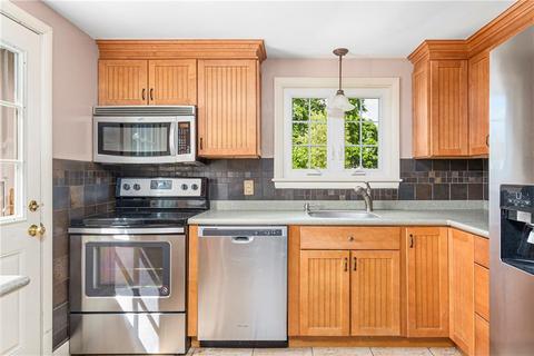 357 Potters Ave, Warwick, RI 02886 photo 6
