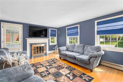 357 Potters Ave, Warwick, RI 02886 photo 4