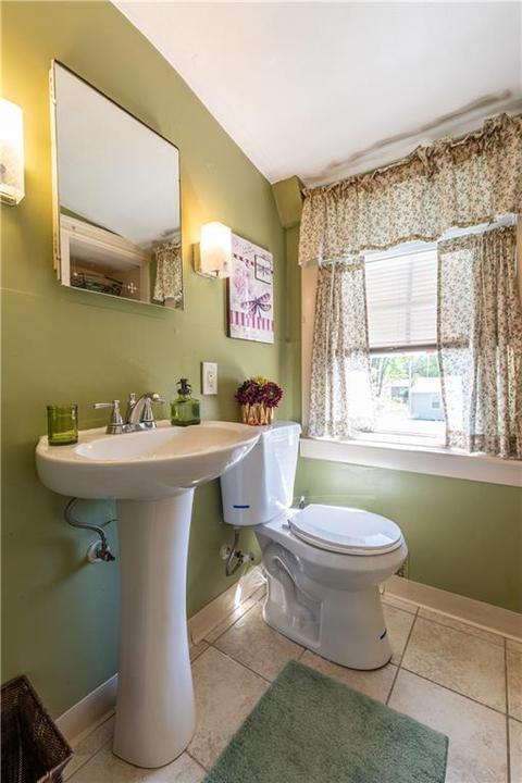 28 Macarthur Dr, Warwick, RI 02889 photo 14