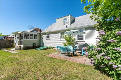 28 Macarthur Dr, Warwick, RI 02889 photo 3