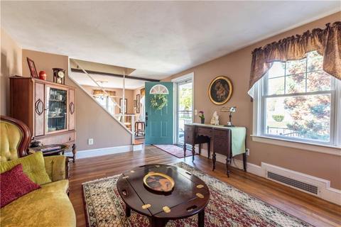 28 Macarthur Dr, Warwick, RI 02889 photo 6
