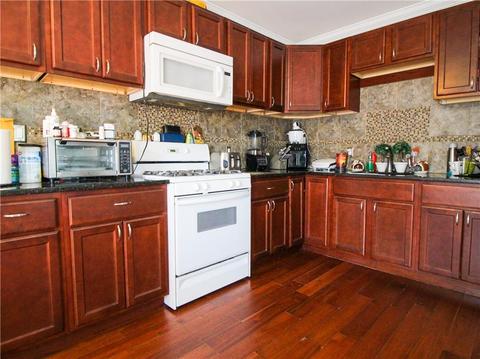 110 Willow St, Woonsocket, RI 02895 photo 4
