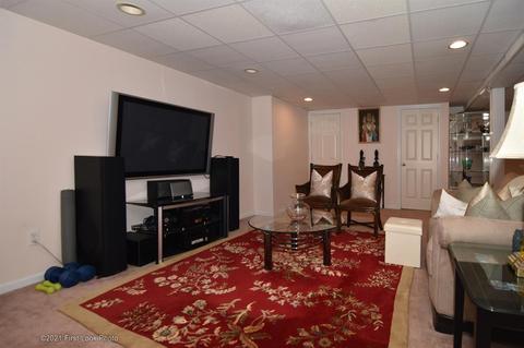 64 Red Hawk Dr, Cranston, RI 02921 photo 38