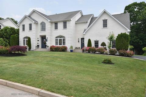 64 Red Hawk Dr, Cranston, RI 02921 photo 1