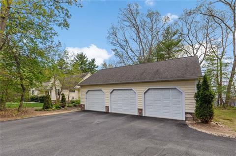 77 Raymonds Point Rd, Coventry, RI 02816 photo 6