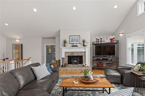 77 Raymonds Point Rd, Coventry, RI 02816 photo 19