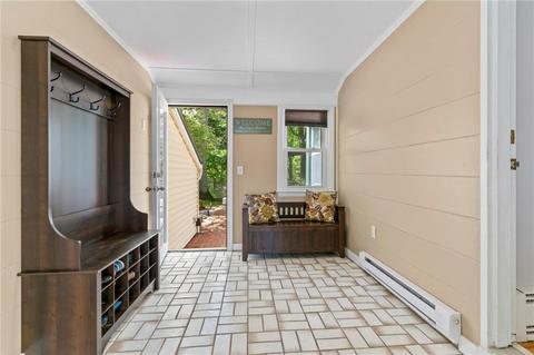 5 Rainbow Ct, Warwick, RI 02889 photo 4