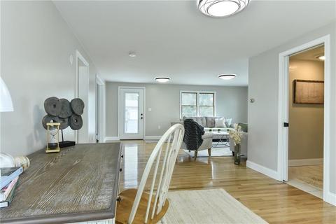 128 Carnation Dr, Warwick, RI 02886 photo 9