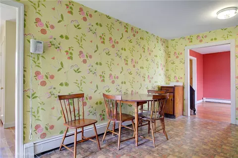 22 Ridgeway Dr, Warren, RI 02885 photo 8
