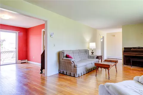 22 Ridgeway Dr, Warren, RI 02885 photo 11