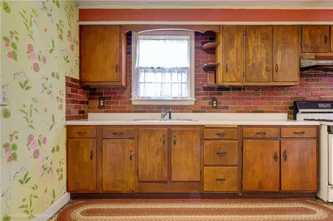 22 Ridgeway Dr, Warren, RI 02885 photo 7