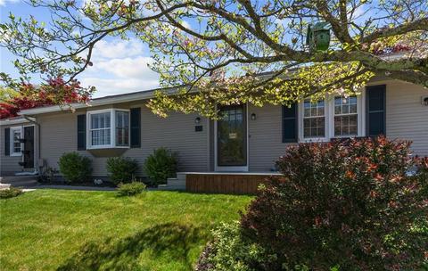 52 St Louis Ave, Woonsocket, RI 02895 photo 3