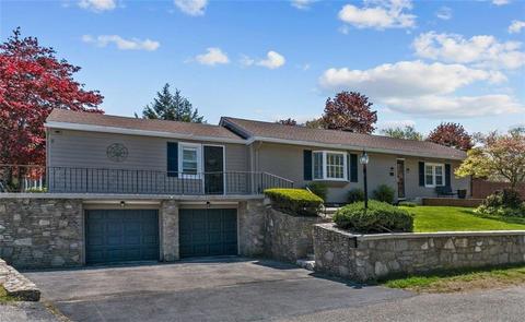 52 St Louis Ave, Woonsocket, RI 02895 photo 2