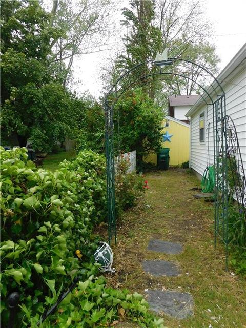 18 Mohawk Ave, Warwick, RI 02889 photo 3
