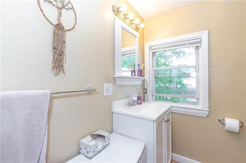 96 Oakside St, Warwick, RI 02888 photo 9