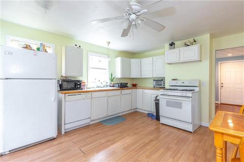 96 Oakside St, Warwick, RI 02888 photo 3