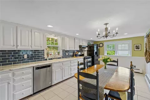107 Spring St, Woonsocket, RI 02895 photo 16
