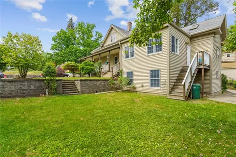 107 Spring St, Woonsocket, RI 02895 photo 4