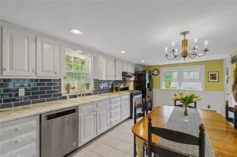 107 Spring St, Woonsocket, RI 02895 photo 19