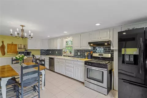 107 Spring St, Woonsocket, RI 02895 photo 20