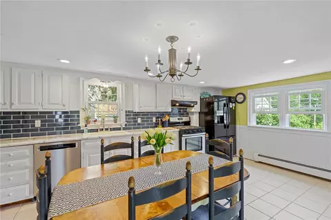 107 Spring St, Woonsocket, RI 02895 photo 18