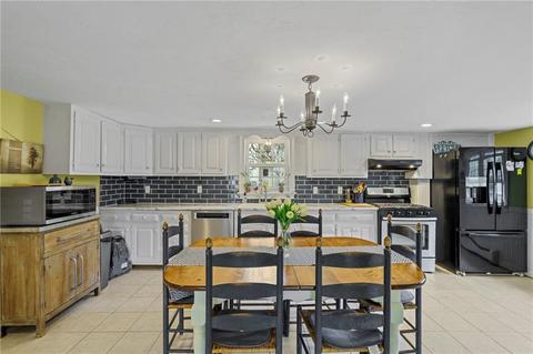107 Spring St, Woonsocket, RI 02895 photo 15