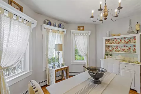 107 Spring St, Woonsocket, RI 02895 photo 9