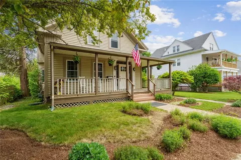 107 Spring St, Woonsocket, RI 02895 photo 2