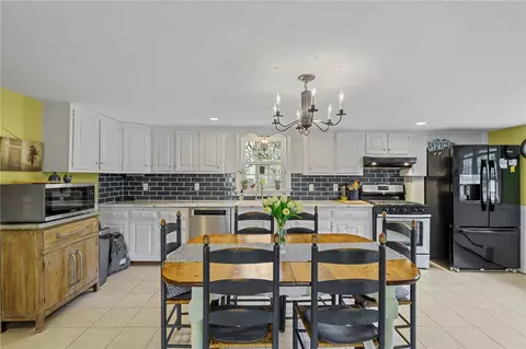 107 Spring St, Woonsocket, RI 02895 photo 15