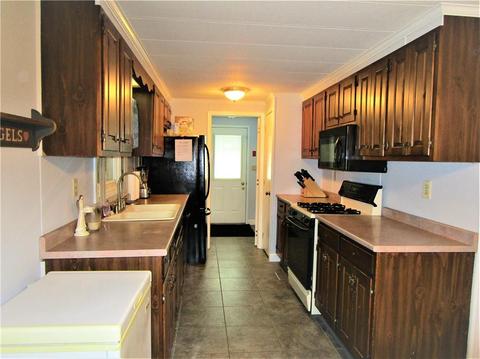 4 Five Elms Cir, Coventry, RI 02816 photo 8