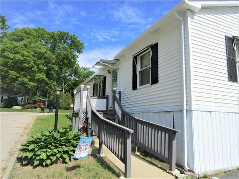 4 Five Elms Cir, Coventry, RI 02816 photo 2