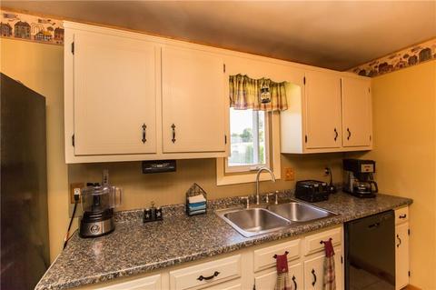 48 Stoneham Dr, Woonsocket, RI 02895 photo 10