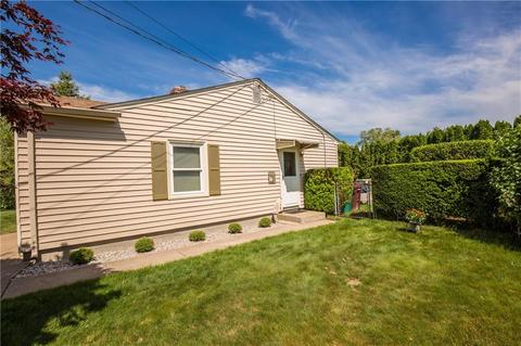 48 Stoneham Dr, Woonsocket, RI 02895 photo 3