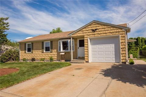 48 Stoneham Dr, Woonsocket, RI 02895 photo 1