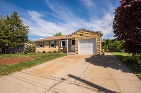 48 Stoneham Dr, Woonsocket, RI 02895 photo 2