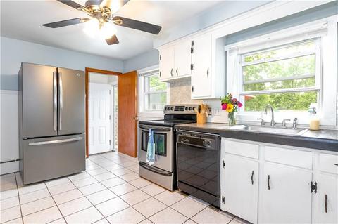23 Carrs Ln, Warwick, RI 02886 photo 5
