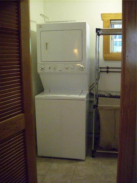 8 Barton Ave, Warwick, RI 02889 photo 16