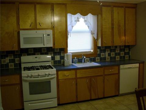8 Barton Ave, Warwick, RI 02889 photo 9