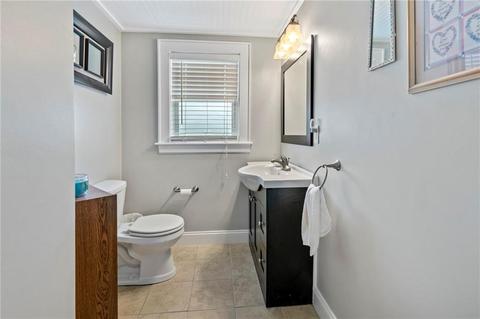 916 Park Ave, Woonsocket, RI 02895 photo 16