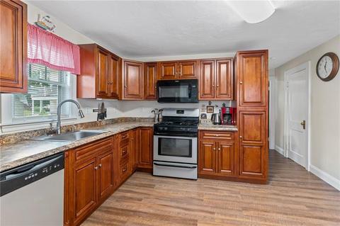 916 Park Ave, Woonsocket, RI 02895 photo 15