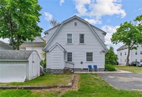 916 Park Ave, Woonsocket, RI 02895 photo 3