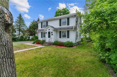 916 Park Ave, Woonsocket, RI 02895 photo 1