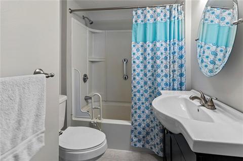 916 Park Ave, Woonsocket, RI 02895 photo 24