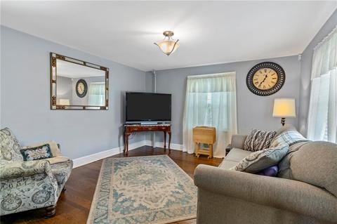 916 Park Ave, Woonsocket, RI 02895 photo 6