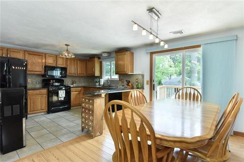 89 Kennedy Dr, Warwick, RI 02889 photo 9