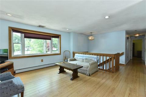 89 Kennedy Dr, Warwick, RI 02889 photo 8