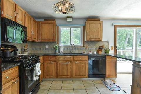 89 Kennedy Dr, Warwick, RI 02889 photo 10
