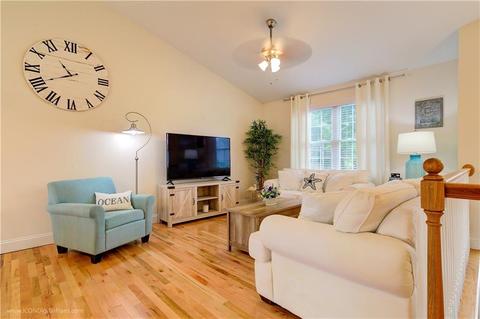 53 Millard Ave, Warwick, RI 02889 photo 4