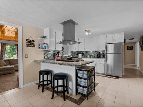 211 Getchell Ave, Woonsocket, RI 02895 photo 4